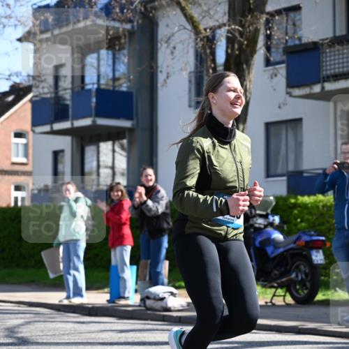 12.04.2026 - 45. Internationalen Wilhelmsburger Insellauf J. Mangold http://msf.ph/oto/9466315 12.04.2026 11:00:37 Ziel 3953, 3373, 4632, 2389, 3725, 5581, 3463, 2229, 3660, 2880 meine-sportfotos.de