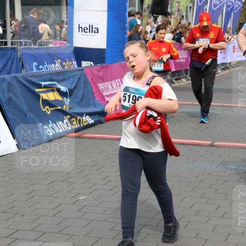 12.04.2026 - 45. Internationalen Wilhelmsburger Insellauf Strokosch-Dieckow http://msf.ph/oto/9466392 12.04.2026 13:11:38 Ziel 4216, 4895, 3932, 2114, 2519, 2113, 2076, 4106 meine-sportfotos.de
