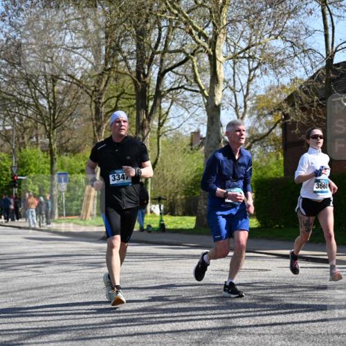 12.04.2026 - 45. Internationalen Wilhelmsburger Insellauf J. Mangold http://msf.ph/oto/9466407 12.04.2026 11:01:11 Ziel 3463, 2229, 3660, 2880, 5298, 3358, 3347, 4703, 2271, 3466, 4612, 4019 meine-sportfotos.de