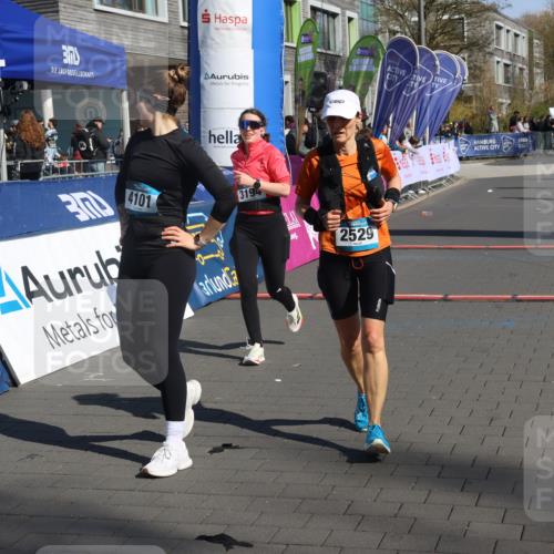 12.04.2026 - 45. Internationalen Wilhelmsburger Insellauf Strokosch-Dieckow http://msf.ph/oto/9466447 12.04.2026 11:00:13 Ziel 2529, 3194, 3367 meine-sportfotos.de