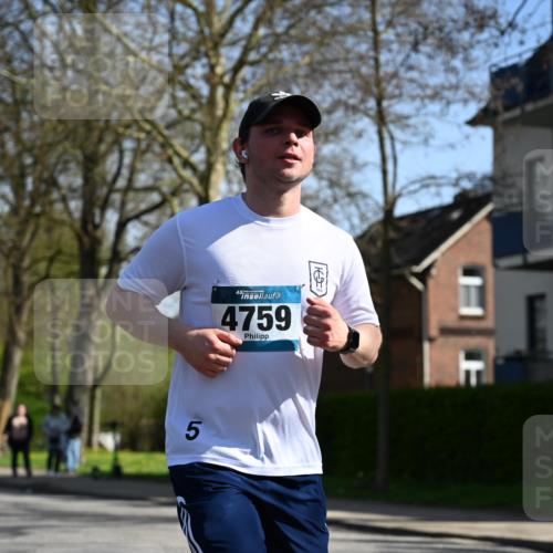 12.04.2026 - 45. Internationalen Wilhelmsburger Insellauf J. Mangold http://msf.ph/oto/9466449 12.04.2026 11:02:08 Ziel 2417, 5605, 4613, 3178, 4759, 4630, 4069, 2985, 3505, 3009, 2962, 2919, 2418, 2398, 4595, 4597, 4825, 2122, 3878, 2016 meine-sportfotos.de