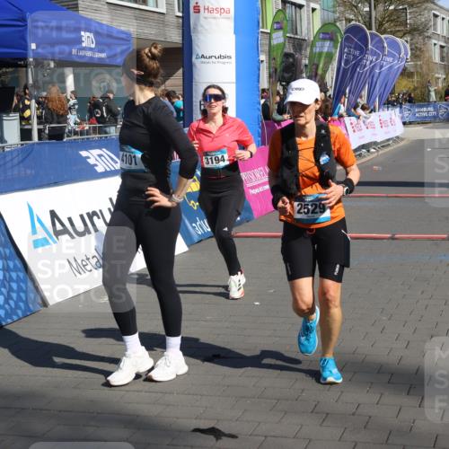 12.04.2026 - 45. Internationalen Wilhelmsburger Insellauf Strokosch-Dieckow http://msf.ph/oto/9466460 12.04.2026 11:00:13 Ziel 2529, 3194, 3367 meine-sportfotos.de