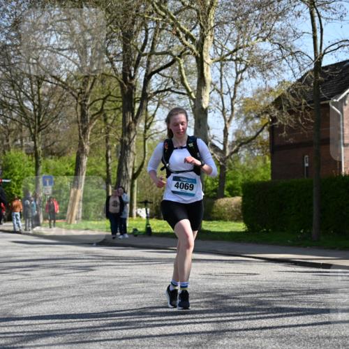12.04.2026 - 45. Internationalen Wilhelmsburger Insellauf J. Mangold http://msf.ph/oto/9466470 12.04.2026 11:02:12 Ziel 5605, 4613, 3178, 4759, 4630, 4069, 2985, 3505, 3009, 2962, 2919, 2418, 2398, 4595, 4597, 4825, 2122, 3878, 2016, 3052, 4513 meine-sportfotos.de