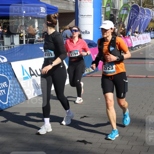 12.04.2026 - 45. Internationalen Wilhelmsburger Insellauf Strokosch-Dieckow http://msf.ph/oto/9466475 12.04.2026 11:00:13 Ziel 2529, 3194, 3367 meine-sportfotos.de