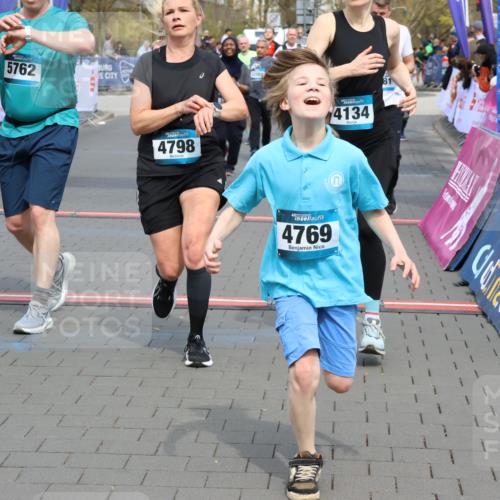 12.04.2026 - 45. Internationalen Wilhelmsburger Insellauf Strokosch-Dieckow http://msf.ph/oto/9466523 12.04.2026 13:11:17 Ziel 4969, 5762, 4769, 4798, 4134, 4799, 5681, 2897, 3462, 5160, 5768 meine-sportfotos.de