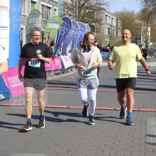 12.04.2026 - 45. Internationalen Wilhelmsburger Insellauf Strokosch-Dieckow http://msf.ph/oto/9466578 12.04.2026 11:00:25 Ziel 2665, 2988, 4289, 3723, 3797, 3727 meine-sportfotos.de