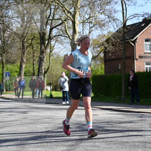 12.04.2026 - 45. Internationalen Wilhelmsburger Insellauf J. Mangold http://msf.ph/oto/9466599 12.04.2026 11:02:33 Ziel 2418, 2398, 4595, 4597, 4825, 2122, 3878, 2016, 3052, 4513, 2168, 3910, 3700, 3700, 3716, 3223, 4246, 4382, 5816, 3384 meine-sportfotos.de