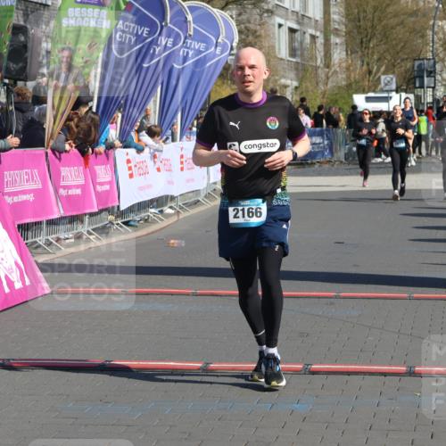 12.04.2026 - 45. Internationalen Wilhelmsburger Insellauf Strokosch-Dieckow http://msf.ph/oto/9466602 12.04.2026 11:00:33 Ziel 2166 meine-sportfotos.de