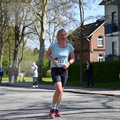 12.04.2026 - 45. Internationalen Wilhelmsburger Insellauf J. Mangold http://msf.ph/oto/9466604 12.04.2026 11:02:33 Ziel 2418, 2398, 4595, 4597, 4825, 2122, 3878, 2016, 3052, 4513, 2168, 3910, 3700, 3700, 3716, 3223, 4246, 4382, 5816, 3384 meine-sportfotos.de