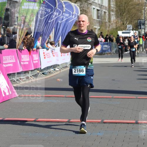 12.04.2026 - 45. Internationalen Wilhelmsburger Insellauf Strokosch-Dieckow http://msf.ph/oto/9466612 12.04.2026 11:00:34 Ziel 2166 meine-sportfotos.de