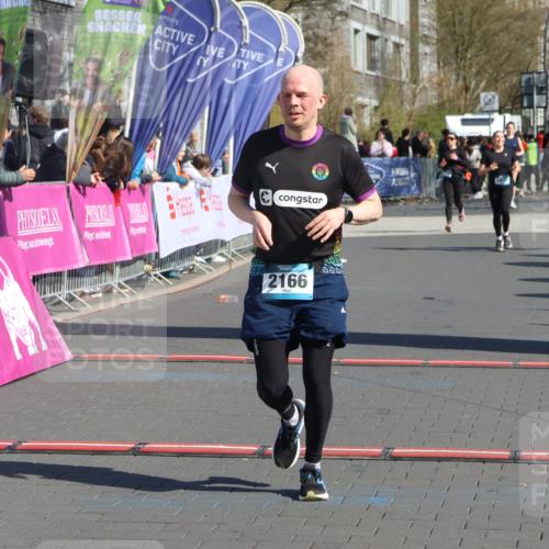 12.04.2026 - 45. Internationalen Wilhelmsburger Insellauf Strokosch-Dieckow http://msf.ph/oto/9466621 12.04.2026 11:00:34 Ziel 2166 meine-sportfotos.de