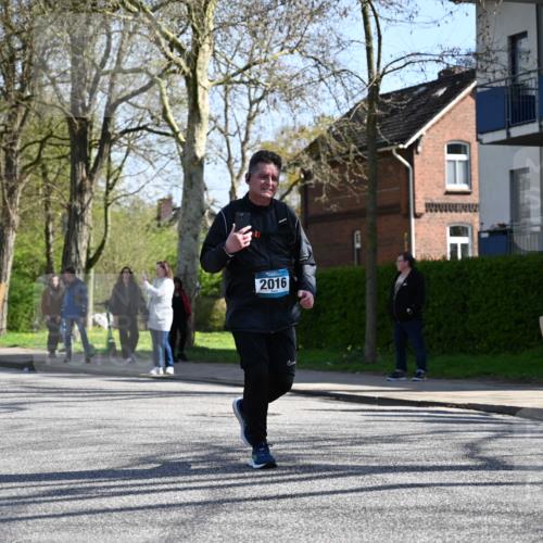 12.04.2026 - 45. Internationalen Wilhelmsburger Insellauf J. Mangold http://msf.ph/oto/9466646 12.04.2026 11:02:39 Ziel 2418, 2398, 4595, 4597, 4825, 2122, 3878, 2016, 3052, 4513, 2168, 2168, 3910, 3700, 3716, 3223, 4246, 4382, 5816, 3384, 2950 meine-sportfotos.de