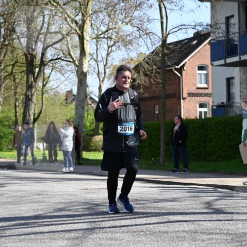 12.04.2026 - 45. Internationalen Wilhelmsburger Insellauf J. Mangold http://msf.ph/oto/9466647 12.04.2026 11:02:39 Ziel 2418, 2398, 4595, 4597, 4825, 2122, 3878, 2016, 3052, 4513, 2168, 2168, 3910, 3700, 3716, 3223, 4246, 4382, 5816, 3384, 2950 meine-sportfotos.de