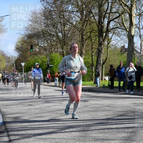 12.04.2026 - 45. Internationalen Wilhelmsburger Insellauf J. Mangold http://msf.ph/oto/9466664 12.04.2026 11:02:44 Ziel 4825, 2122, 3878, 2016, 3052, 4513, 2168, 3910, 3700, 3716, 3223, 4246, 4382, 5816, 3384, 2950, 5460, 4141, 2422 meine-sportfotos.de
