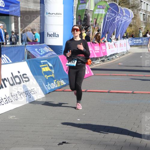 12.04.2026 - 45. Internationalen Wilhelmsburger Insellauf Strokosch-Dieckow http://msf.ph/oto/9466706 12.04.2026 11:00:44 Ziel 2977, 4107, 4152, 2646, 4991, 4993 meine-sportfotos.de