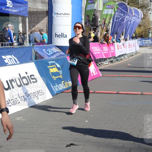 12.04.2026 - 45. Internationalen Wilhelmsburger Insellauf Strokosch-Dieckow http://msf.ph/oto/9466714 12.04.2026 11:00:44 Ziel 2977, 4107, 4152, 2646, 4991, 4993 meine-sportfotos.de