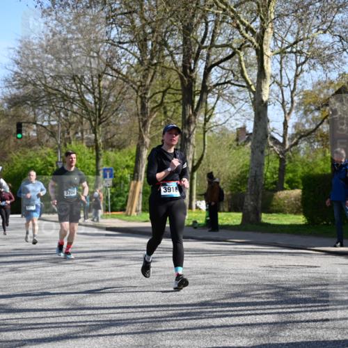 12.04.2026 - 45. Internationalen Wilhelmsburger Insellauf J. Mangold http://msf.ph/oto/9466745 12.04.2026 11:02:52 Ziel 2016, 3052, 4513, 2168, 3910, 3700, 3716, 3223, 4246, 4382, 5816, 3384, 2950, 5460, 4141, 2422 meine-sportfotos.de