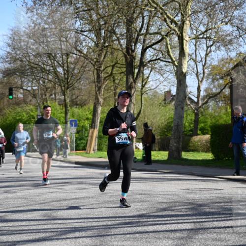 12.04.2026 - 45. Internationalen Wilhelmsburger Insellauf J. Mangold http://msf.ph/oto/9466747 12.04.2026 11:02:52 Ziel 2016, 3052, 4513, 2168, 3910, 3700, 3716, 3223, 4246, 4382, 5816, 3384, 2950, 5460, 4141, 2422 meine-sportfotos.de