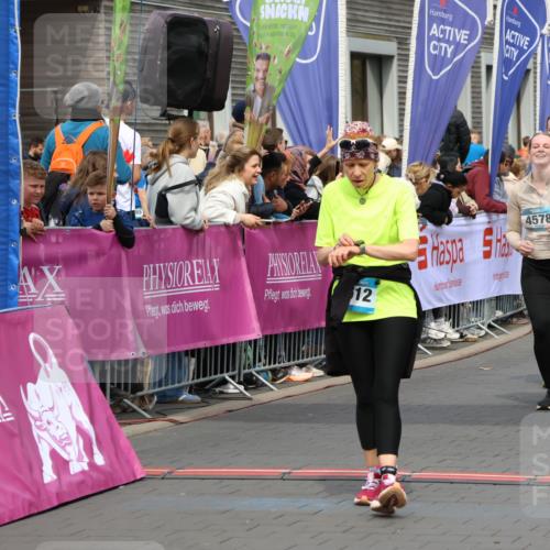 12.04.2026 - 45. Internationalen Wilhelmsburger Insellauf Strokosch-Dieckow http://msf.ph/oto/9466762 12.04.2026 13:10:55 Ziel 5612, 3338, 5704, 4578, 4579, 4356, 3445, 3446, 4562, 3654, 3269, 4552 meine-sportfotos.de