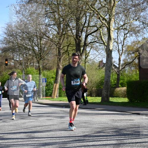 12.04.2026 - 45. Internationalen Wilhelmsburger Insellauf J. Mangold http://msf.ph/oto/9466782 12.04.2026 11:02:54 Ziel 2016, 3052, 4513, 2168, 3910, 3700, 3716, 3223, 4246, 4382, 5816, 3384, 2950, 5460, 4141, 2422, 4141, 2422 meine-sportfotos.de