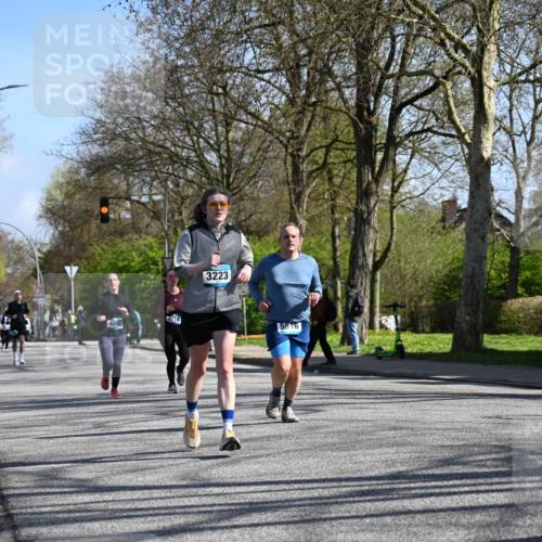 12.04.2026 - 45. Internationalen Wilhelmsburger Insellauf J. Mangold http://msf.ph/oto/9466790 12.04.2026 11:02:55 Ziel 3052, 4513, 2168, 3910, 3700, 3716, 3223, 4246, 4382, 5816, 3384, 3384, 2950, 5460, 4141, 2422 meine-sportfotos.de