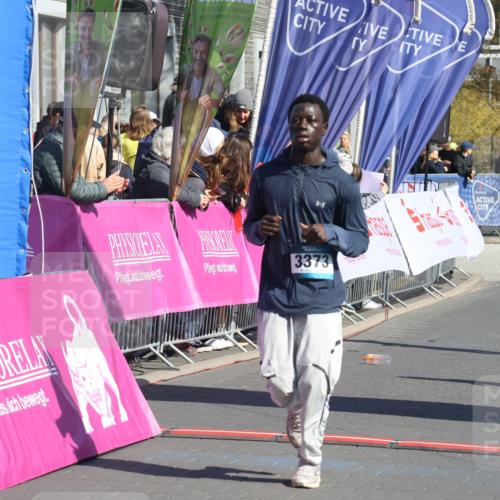 12.04.2026 - 45. Internationalen Wilhelmsburger Insellauf Strokosch-Dieckow http://msf.ph/oto/9466810 12.04.2026 11:00:59 Ziel 3373, 4632, 2389 meine-sportfotos.de