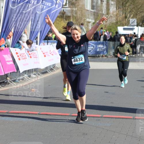 12.04.2026 - 45. Internationalen Wilhelmsburger Insellauf Strokosch-Dieckow http://msf.ph/oto/9466832 12.04.2026 11:01:01 Ziel 3373, 4632, 2389 meine-sportfotos.de