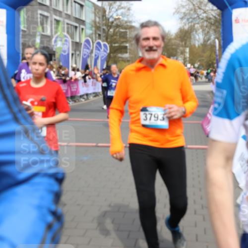 12.04.2026 - 45. Internationalen Wilhelmsburger Insellauf Strokosch-Dieckow http://msf.ph/oto/9466836 12.04.2026 13:10:40 Ziel 2743, 3673, 4961, 3919, 3793, 3549, 5646, 5287, 4910, 4278, 4935, 2129 meine-sportfotos.de