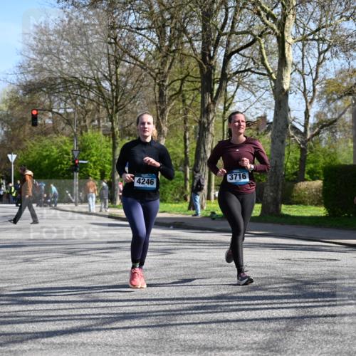 12.04.2026 - 45. Internationalen Wilhelmsburger Insellauf J. Mangold http://msf.ph/oto/9466840 12.04.2026 11:02:59 Ziel 3052, 4513, 2168, 3910, 3700, 3716, 3223, 4246, 4382, 5816, 3384, 2950, 5460, 4141, 2422, 4732 meine-sportfotos.de