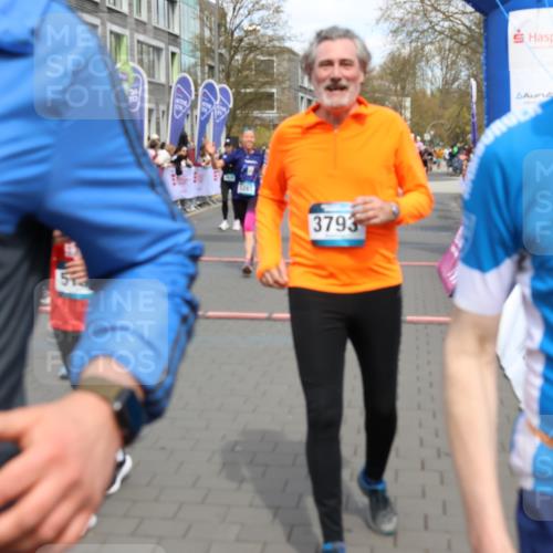 12.04.2026 - 45. Internationalen Wilhelmsburger Insellauf Strokosch-Dieckow http://msf.ph/oto/9466841 12.04.2026 13:10:40 Ziel 2743, 3673, 4961, 3919, 3793, 3549, 5646, 5287, 4910, 4278, 4935, 2129 meine-sportfotos.de
