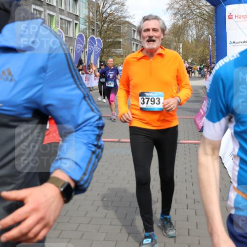 12.04.2026 - 45. Internationalen Wilhelmsburger Insellauf Strokosch-Dieckow http://msf.ph/oto/9466845 12.04.2026 13:10:40 Ziel 2743, 3673, 4961, 3919, 3793, 3549, 5646, 5287, 4910, 4278, 4935, 2129 meine-sportfotos.de