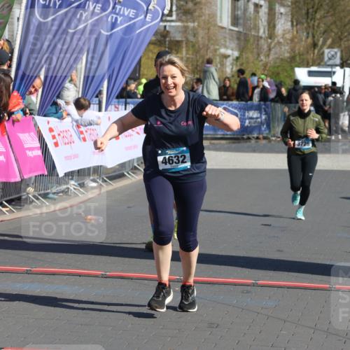 12.04.2026 - 45. Internationalen Wilhelmsburger Insellauf Strokosch-Dieckow http://msf.ph/oto/9466847 12.04.2026 11:01:01 Ziel 3373, 4632, 2389 meine-sportfotos.de