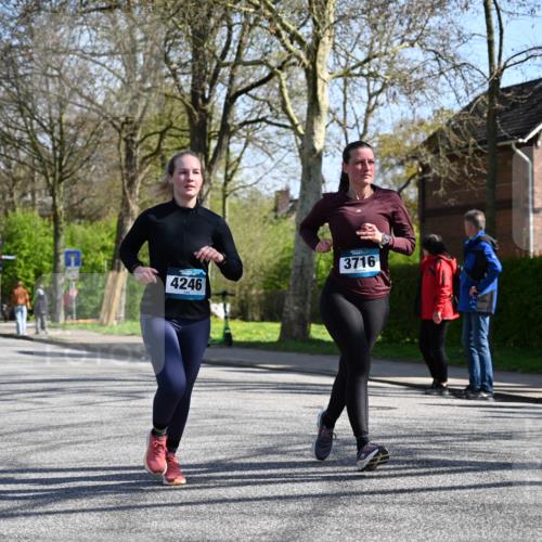 12.04.2026 - 45. Internationalen Wilhelmsburger Insellauf J. Mangold http://msf.ph/oto/9466865 12.04.2026 11:03:00 Ziel 4513, 2168, 3910, 3700, 3716, 3223, 4246, 4382, 5816, 3384, 2950, 5460, 4141, 2422, 4732 meine-sportfotos.de