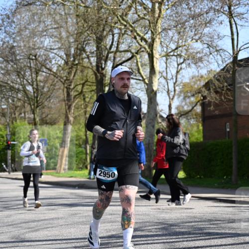 12.04.2026 - 45. Internationalen Wilhelmsburger Insellauf J. Mangold http://msf.ph/oto/9466896 12.04.2026 11:03:07 Ziel 3910, 3700, 3716, 3223, 4246, 4382, 5816, 3384, 2950, 5460, 4141, 2422, 4732, 2914, 5842 meine-sportfotos.de