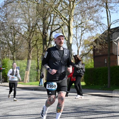 12.04.2026 - 45. Internationalen Wilhelmsburger Insellauf J. Mangold http://msf.ph/oto/9466899 12.04.2026 11:03:07 Ziel 3910, 3700, 3716, 3223, 4246, 4382, 5816, 3384, 2950, 5460, 4141, 2422, 4732, 2914, 5842 meine-sportfotos.de