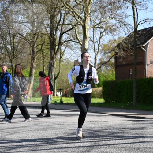 12.04.2026 - 45. Internationalen Wilhelmsburger Insellauf J. Mangold http://msf.ph/oto/9466912 12.04.2026 11:03:09 Ziel 3700, 3716, 3223, 4246, 4382, 5816, 3384, 2950, 5460, 4141, 2422, 4732, 2914, 5842 meine-sportfotos.de