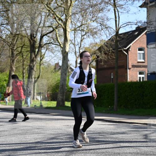 12.04.2026 - 45. Internationalen Wilhelmsburger Insellauf J. Mangold http://msf.ph/oto/9466916 12.04.2026 11:03:09 Ziel 3700, 3716, 3223, 4246, 4382, 5816, 3384, 2950, 5460, 4141, 2422, 4732, 2914, 5842 meine-sportfotos.de