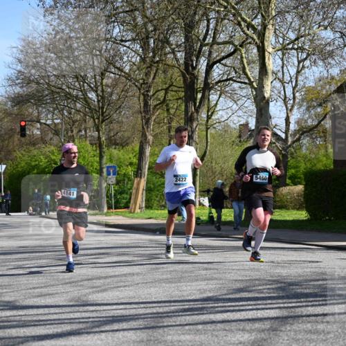 12.04.2026 - 45. Internationalen Wilhelmsburger Insellauf J. Mangold http://msf.ph/oto/9466937 12.04.2026 11:03:17 Ziel 3384, 2950, 5460, 4141, 2422, 4732, 2914, 5842, 2005 meine-sportfotos.de