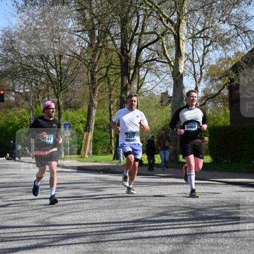 12.04.2026 - 45. Internationalen Wilhelmsburger Insellauf J. Mangold http://msf.ph/oto/9466941 12.04.2026 11:03:17 Ziel 3384, 2950, 5460, 4141, 2422, 4732, 2914, 5842, 2005 meine-sportfotos.de