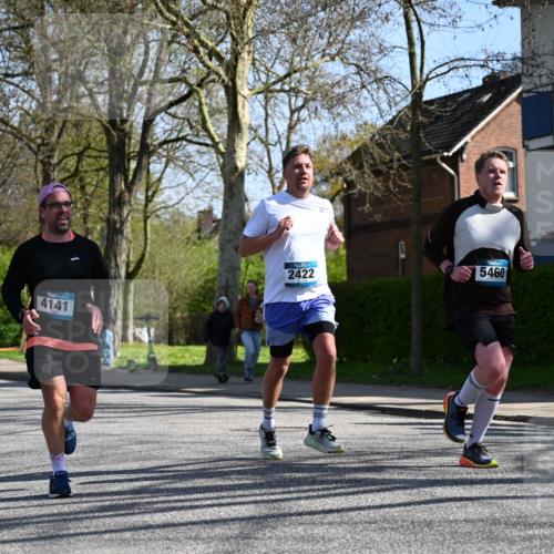 12.04.2026 - 45. Internationalen Wilhelmsburger Insellauf J. Mangold http://msf.ph/oto/9466961 12.04.2026 11:03:18 Ziel 3384, 2950, 5460, 4141, 2422, 4732, 2914, 5842, 5842, 2005 meine-sportfotos.de