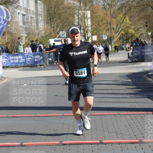 12.04.2026 - 45. Internationalen Wilhelmsburger Insellauf Strokosch-Dieckow http://msf.ph/oto/9466970 12.04.2026 11:01:25 Ziel 5581 meine-sportfotos.de