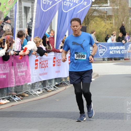 12.04.2026 - 45. Internationalen Wilhelmsburger Insellauf Strokosch-Dieckow http://msf.ph/oto/9466977 12.04.2026 13:10:27 Ziel 3557, 3729, 3890, 5282, 2072 meine-sportfotos.de