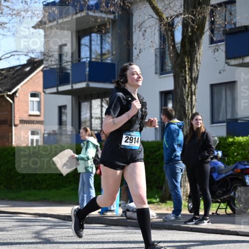 12.04.2026 - 45. Internationalen Wilhelmsburger Insellauf J. Mangold http://msf.ph/oto/9466982 12.04.2026 11:03:43 Ziel 4732, 2914, 5842, 2005, 2221, 3027, 3015, 3015, 5533, 2664, 5792, 4059, 4489 meine-sportfotos.de