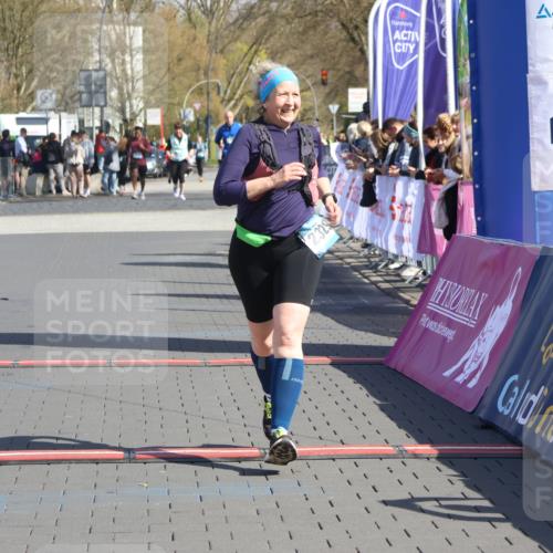 12.04.2026 - 45. Internationalen Wilhelmsburger Insellauf Strokosch-Dieckow http://msf.ph/oto/9467025 12.04.2026 11:16:56 Ziel 3543, 2329 meine-sportfotos.de