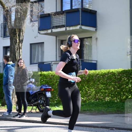12.04.2026 - 45. Internationalen Wilhelmsburger Insellauf J. Mangold http://msf.ph/oto/9467031 12.04.2026 11:03:54 Ziel 5842, 2005, 2221, 3027, 3027, 3015, 5533, 2664, 5792, 4059, 4489, 4686, 3615 meine-sportfotos.de