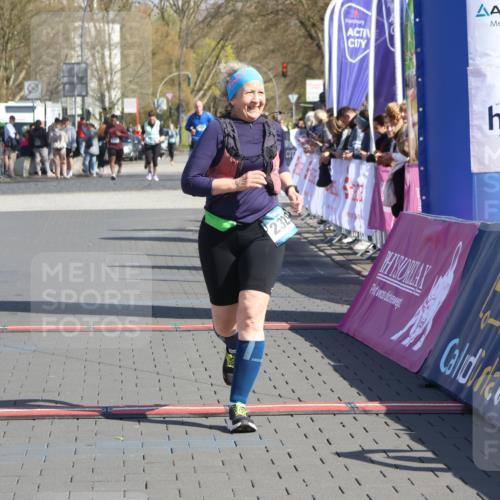12.04.2026 - 45. Internationalen Wilhelmsburger Insellauf Strokosch-Dieckow http://msf.ph/oto/9467033 12.04.2026 11:16:56 Ziel 3543, 2329 meine-sportfotos.de