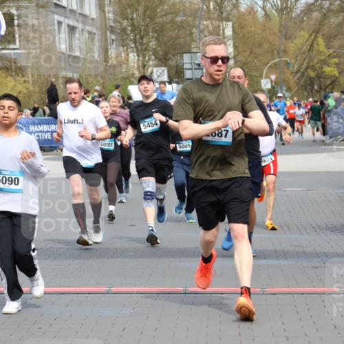 12.04.2026 - 45. Internationalen Wilhelmsburger Insellauf Strokosch-Dieckow http://msf.ph/oto/9467055 12.04.2026 13:10:19 Ziel 3807, 4794, 2687, 5090, 5256, 4419, 5454, 5624, 5005 meine-sportfotos.de