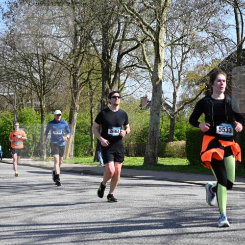 12.04.2026 - 45. Internationalen Wilhelmsburger Insellauf J. Mangold http://msf.ph/oto/9467066 12.04.2026 11:04:07 Ziel 2221, 3027, 3015, 5533, 2664, 5792, 4059, 4489, 4686, 3615, 2211, 2211, 3978, 4484, 4486, 3678, 2204, 5570, 3679 meine-sportfotos.de