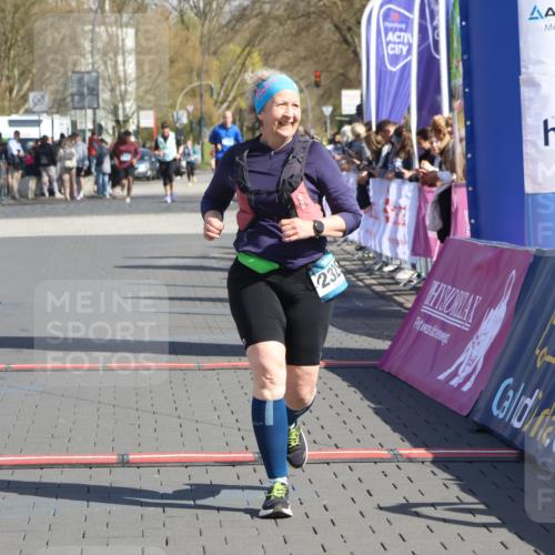12.04.2026 - 45. Internationalen Wilhelmsburger Insellauf Strokosch-Dieckow http://msf.ph/oto/9467087 12.04.2026 11:16:57 Ziel 3543, 2329 meine-sportfotos.de
