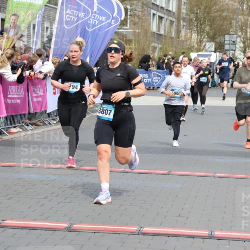12.04.2026 - 45. Internationalen Wilhelmsburger Insellauf Strokosch-Dieckow http://msf.ph/oto/9467109 12.04.2026 13:10:17 Ziel 3807, 4794, 2687, 5090, 5256, 4419, 5454 meine-sportfotos.de